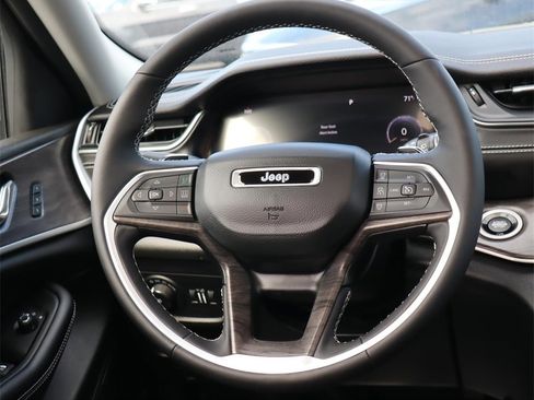 New 2024 Jeep Grand Cherokee L Limited w/ Luxury Tech Group II image 8