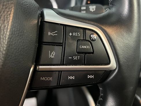 Used 2023 Toyota Highlander XLE image 13