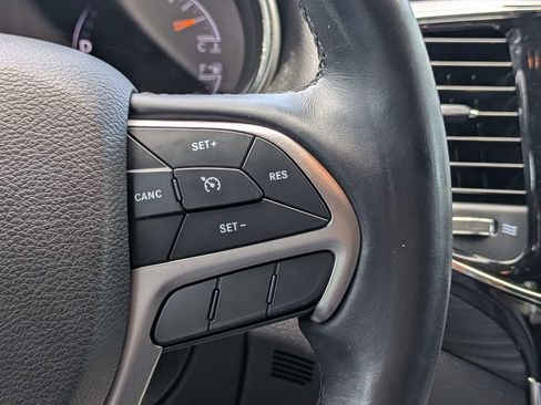 Used 2019 Jeep Grand Cherokee Altitude RWD image 26