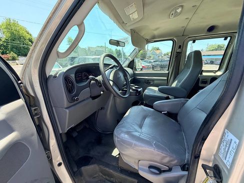 Used 2006 Ford E-350 and Econoline 350 XL RWD image 38