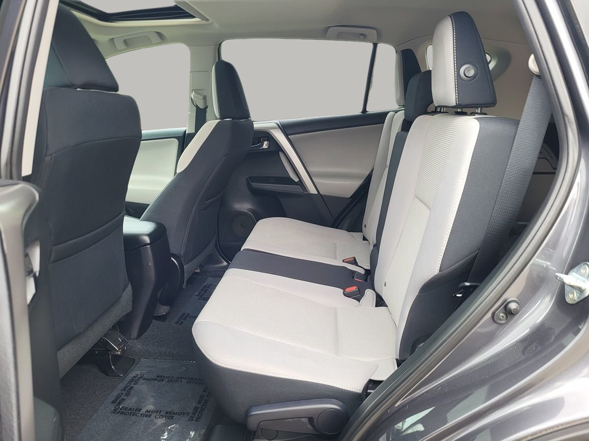 Used 2016 Toyota RAV4 XLE AWD/4WD image 16