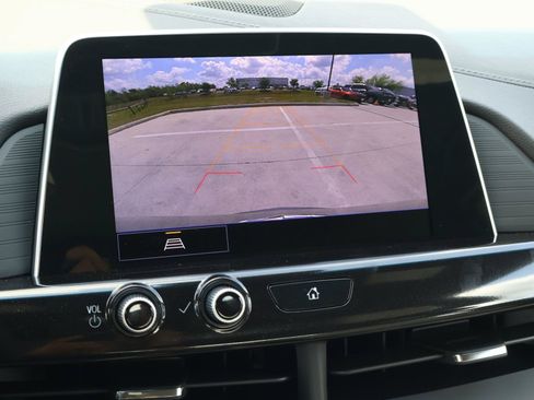 Used 2026 Cadillac CT4 Luxury w/ Sun And Sound Package RWD image 32