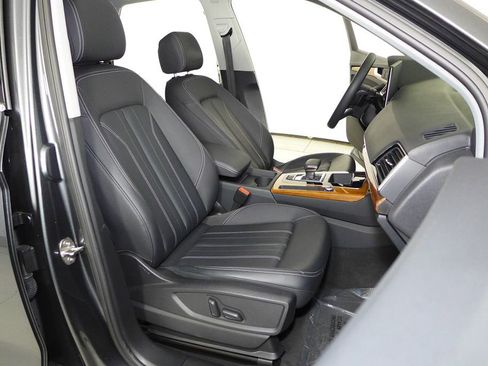 Used 2023 Audi Q5 2.0T Premium w/ Convenience Package AWD/4WD image 19