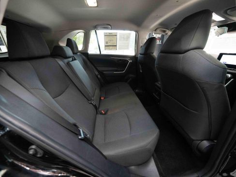 Used 2023 Toyota RAV4 LE AWD/4WD image 25
