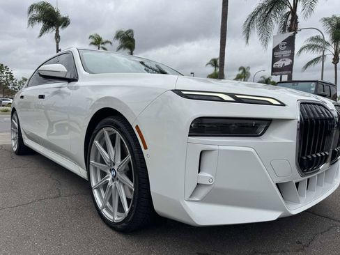 Used 2023 BMW 740i w/ Parking Assistance Package image 10