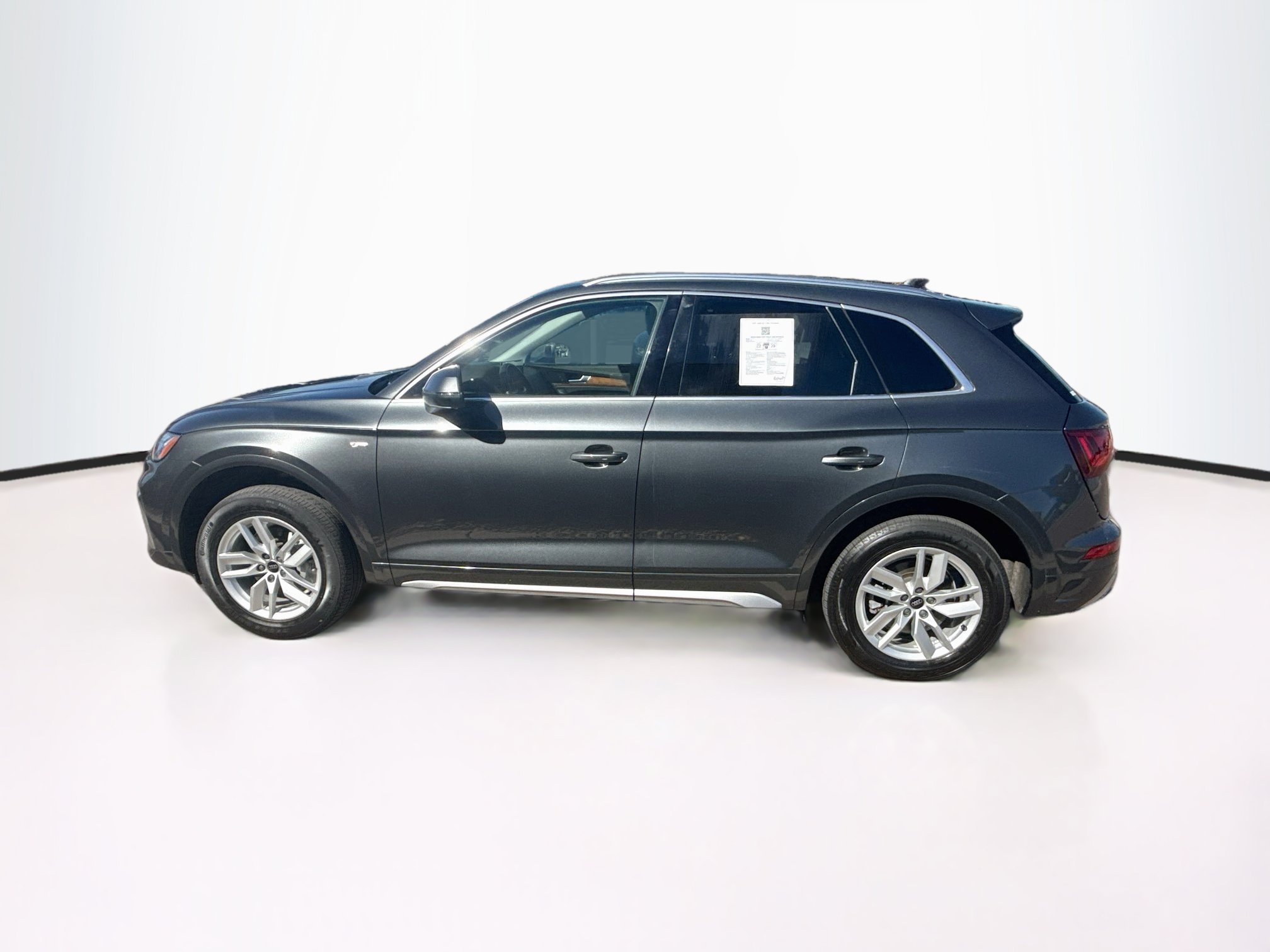 Used 2023 Audi Q5 2.0T Premium w/ Convenience Package AWD/4WD image 4