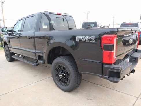 New 2026 Ford F250 Lariat w/ Black Appearance Package image 25