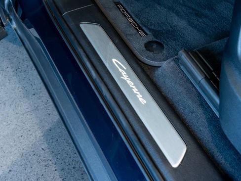 Certified 2025 Porsche Cayenne AWD/4WD image 15