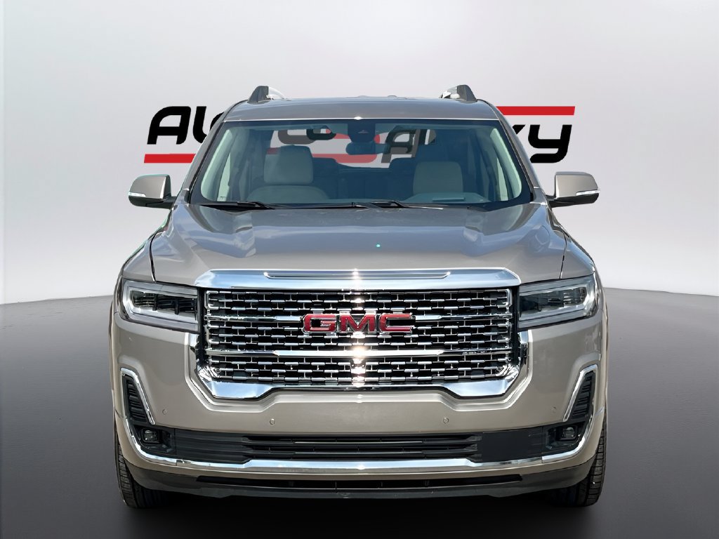 Used 2023 GMC Acadia Denali w/ Denali Technology Package FWD image 2