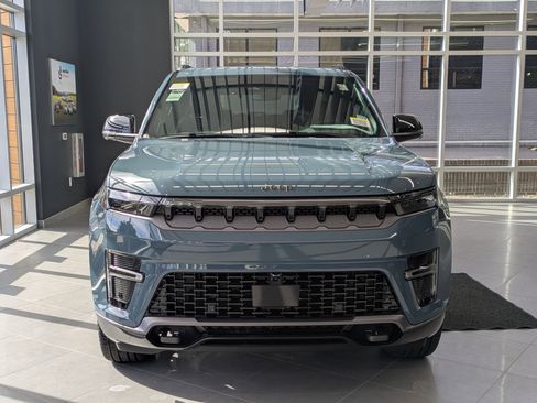 New 2026 Jeep Grand Wagoneer Limited image 2