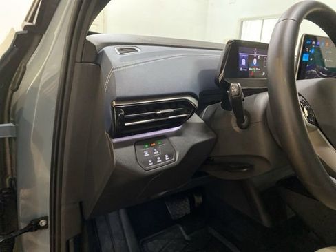 Used 2024 Volkswagen ID.4 Pro S AWD/4WD image 18