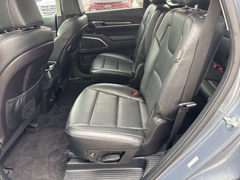 Used 2025 Kia Telluride S FWD image 36