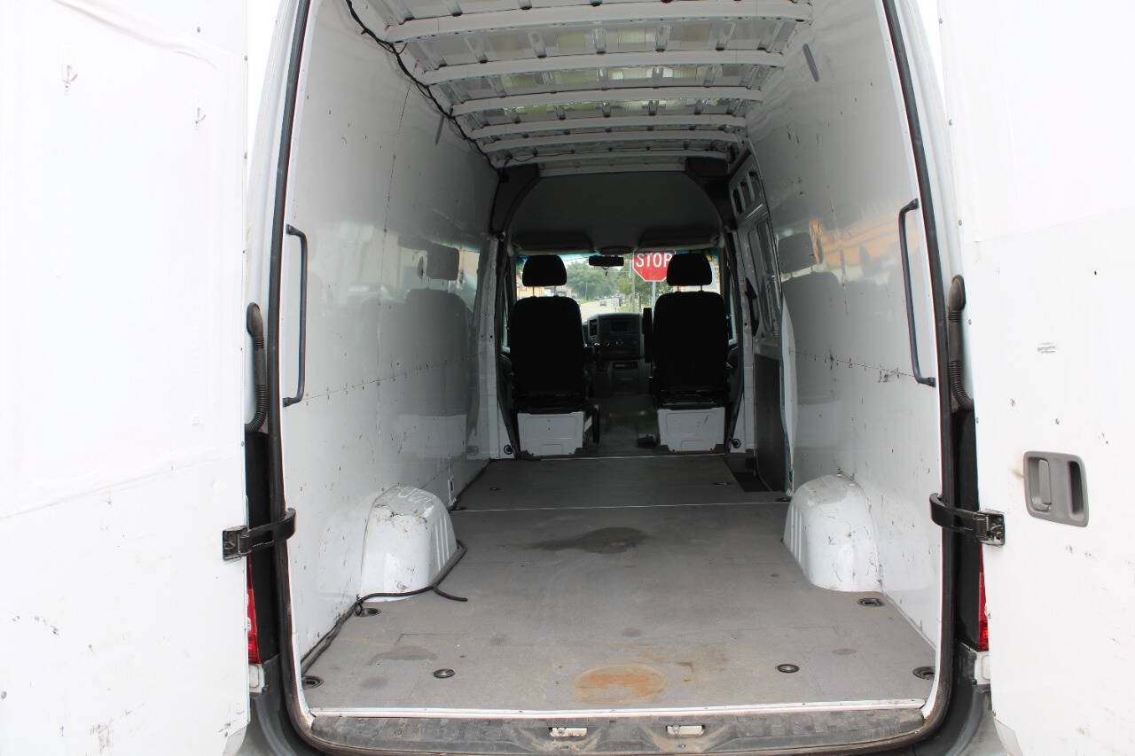 Used 2015 Mercedes-Benz Sprinter 2500 image 5