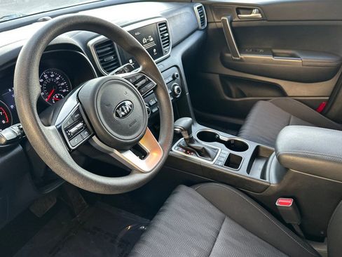 Used 2022 Kia Sportage LX image 7