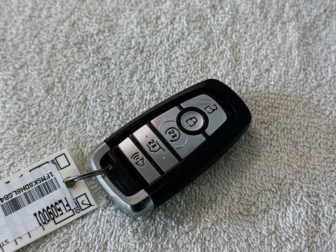 Certified 2020 Ford Explorer XLT w/ Equipment Group 202A image 30