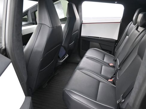 Used 2024 Tesla Cybertruck AWD Crew Cab image 27