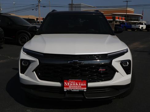 Used 2025 Chevrolet TrailBlazer RS w/ Convenience Package image 2