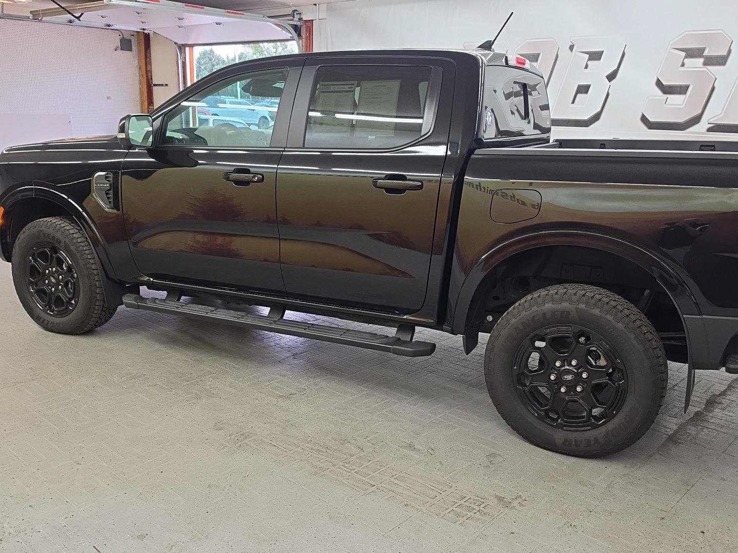 Used 2025 Ford Ranger Lariat w/ Advanced Towing Package AWD/4WD image 4