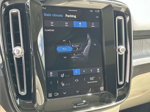 Certified 2025 Volvo XC40 B5 Ultra w/ Climate Package image 12