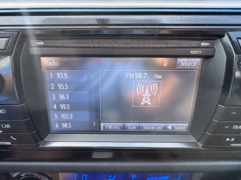 Used 2015 Toyota Corolla S image 17