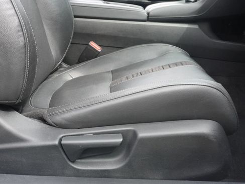 Used 2019 Honda Civic Touring image 26