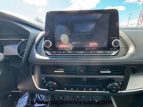 Certified 2024 Nissan Rogue SV w/ SV Premium Package AWD/4WD image 7