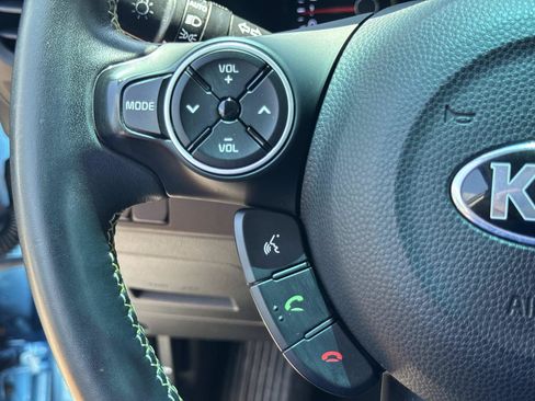 Used 2016 Kia Soul + w/ Designer's Package FWD image 19