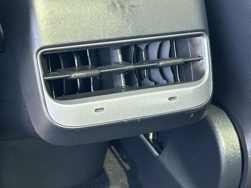 Used 2022 Tesla Model Y Performance image 15