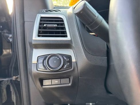 Used 2014 Ford Explorer XLT w/ Equipment Group 202A AWD/4WD image 15