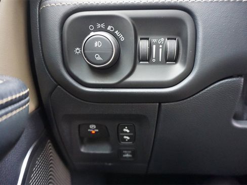 Used 2020 RAM 1500 Limited image 5