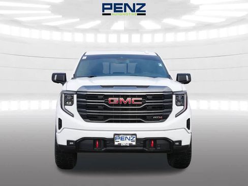 Used 2022 GMC Sierra 1500 AT4 w/ AT4 Preferred Package AWD/4WD image 2