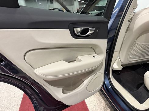 Used 2023 Volvo XC60 B5 Plus w/ Climate Package AWD/4WD image 25