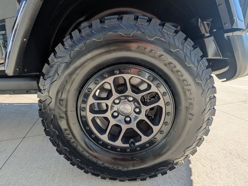 Used 2021 Jeep Wrangler Unlimited Rubicon w/ Xtreme Recon 35" Tire Package image 44