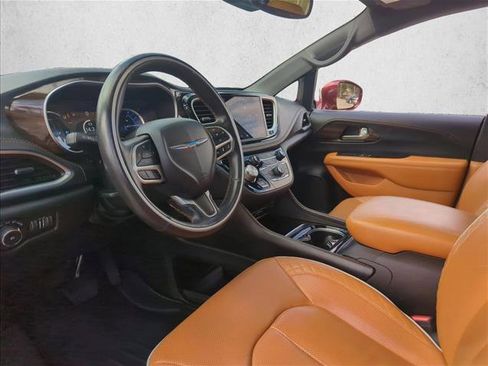 Used 2021 Chrysler Pacifica Pinnacle image 9