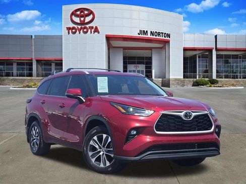 Used 2026 Toyota Highlander XLE AWD/4WD image 1