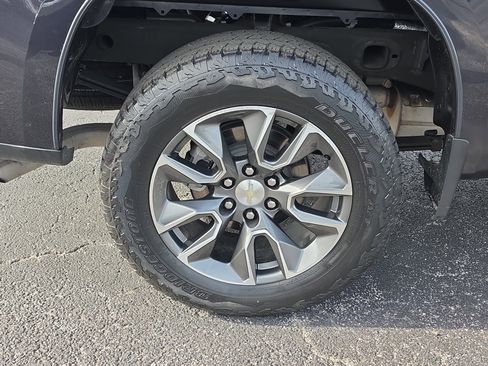 Certified 2023 Chevrolet Silverado 1500 LT AWD/4WD image 5