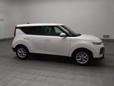 Used 2020 Kia Soul S FWD image 11