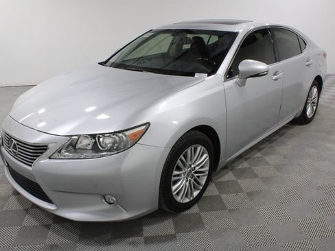 Used 2015 Lexus ES 350 w/ Luxury Package FWD image 31