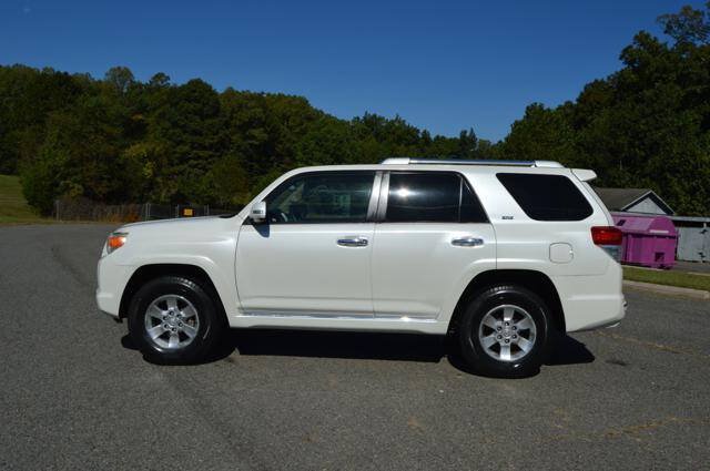 Used 2011 Toyota 4Runner SR5 AWD/4WD image 5