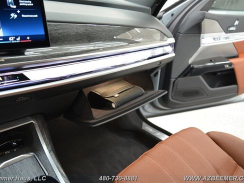 Used 2023 BMW 760i xDrive w/ Parking Assistance Package image 35