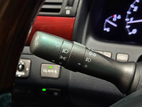 Used 2011 Lexus LS 460 AWD w/ Luxury Value Edition image 27