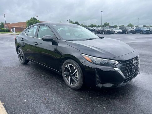 Used 2024 Nissan Sentra SV FWD image 2