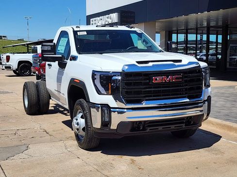 New 2026 GMC Sierra 3500 Pro AWD/4WD image 1