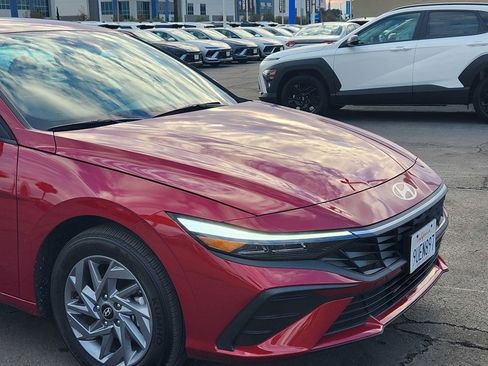 Certified 2025 Hyundai Elantra Blue image 9