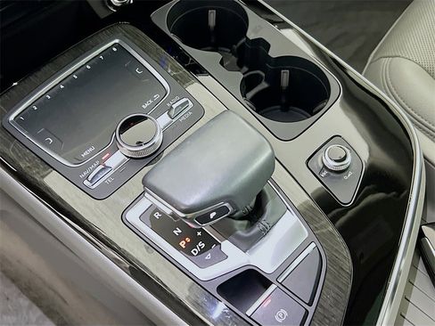 Used 2019 Audi Q7 3.0T Prestige w/ Prestige Package image 19