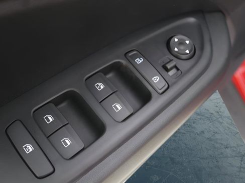New 2025 Hyundai Venue Limited FWD image 21