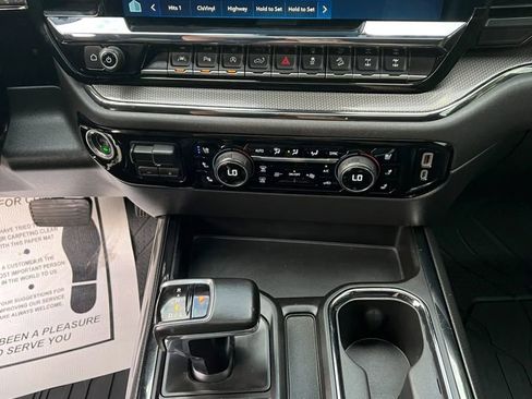 Used 2023 Chevrolet Silverado 1500 ZR2 w/ Technology Package image 17