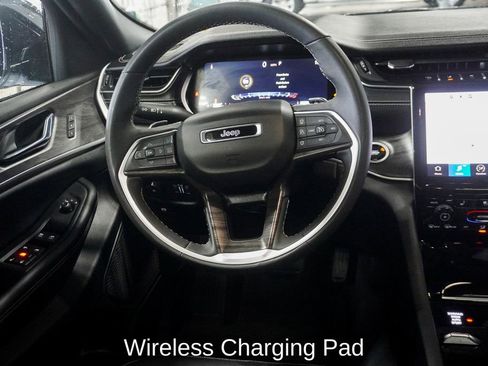 Used 2024 Jeep Grand Cherokee Limited w/ Luxury Tech Group II image 12