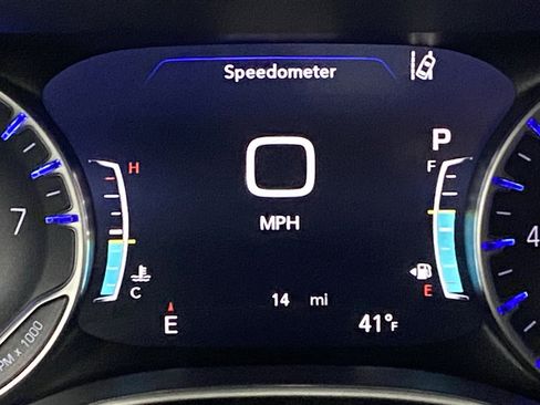 New 2026 Chrysler Pacifica Select w/ S Appearance Package FWD image 6