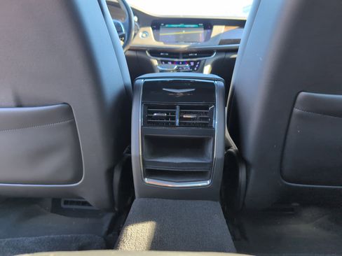 Used 2018 Cadillac CT6 Luxury image 30